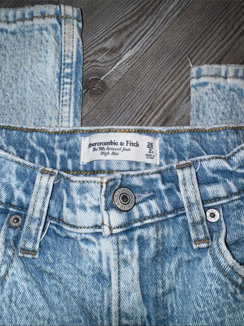 Classic High-Waist Light Wash Women’s Jeans